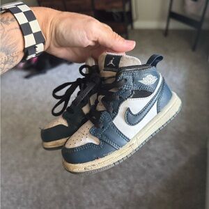 Toddler Jordan Black and White High-Top Sneakers/ 7C